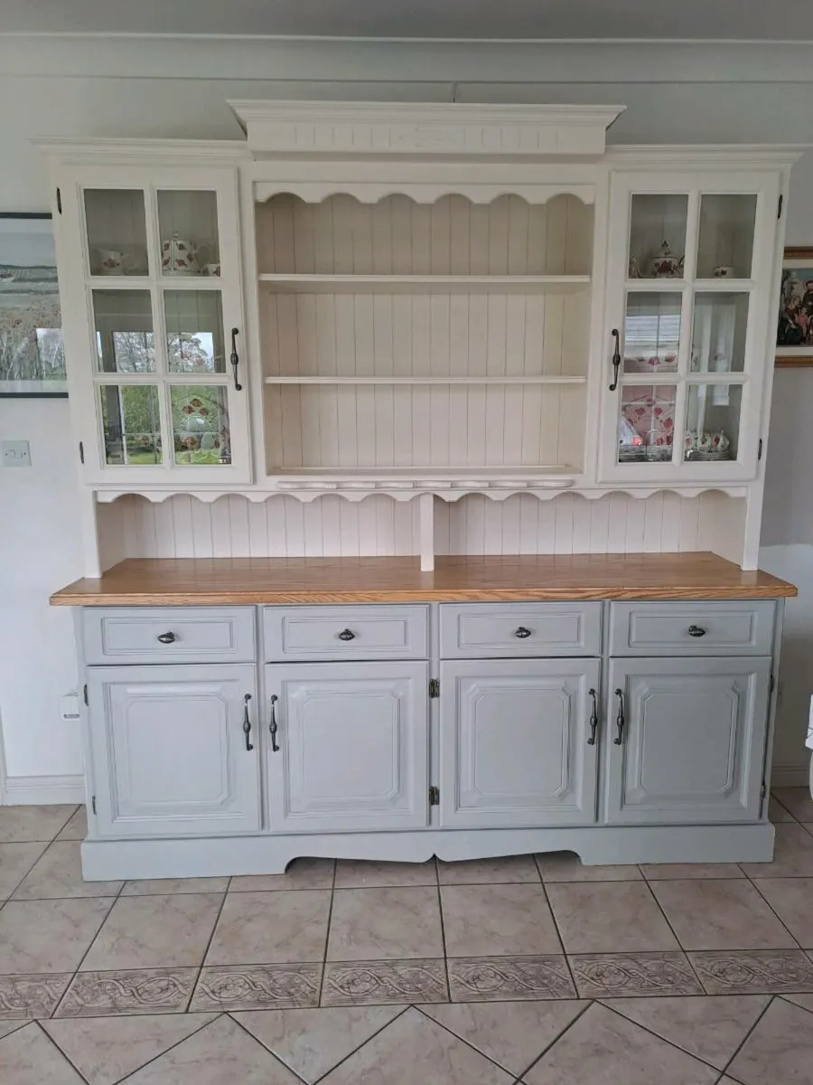 Dresser - Image 2