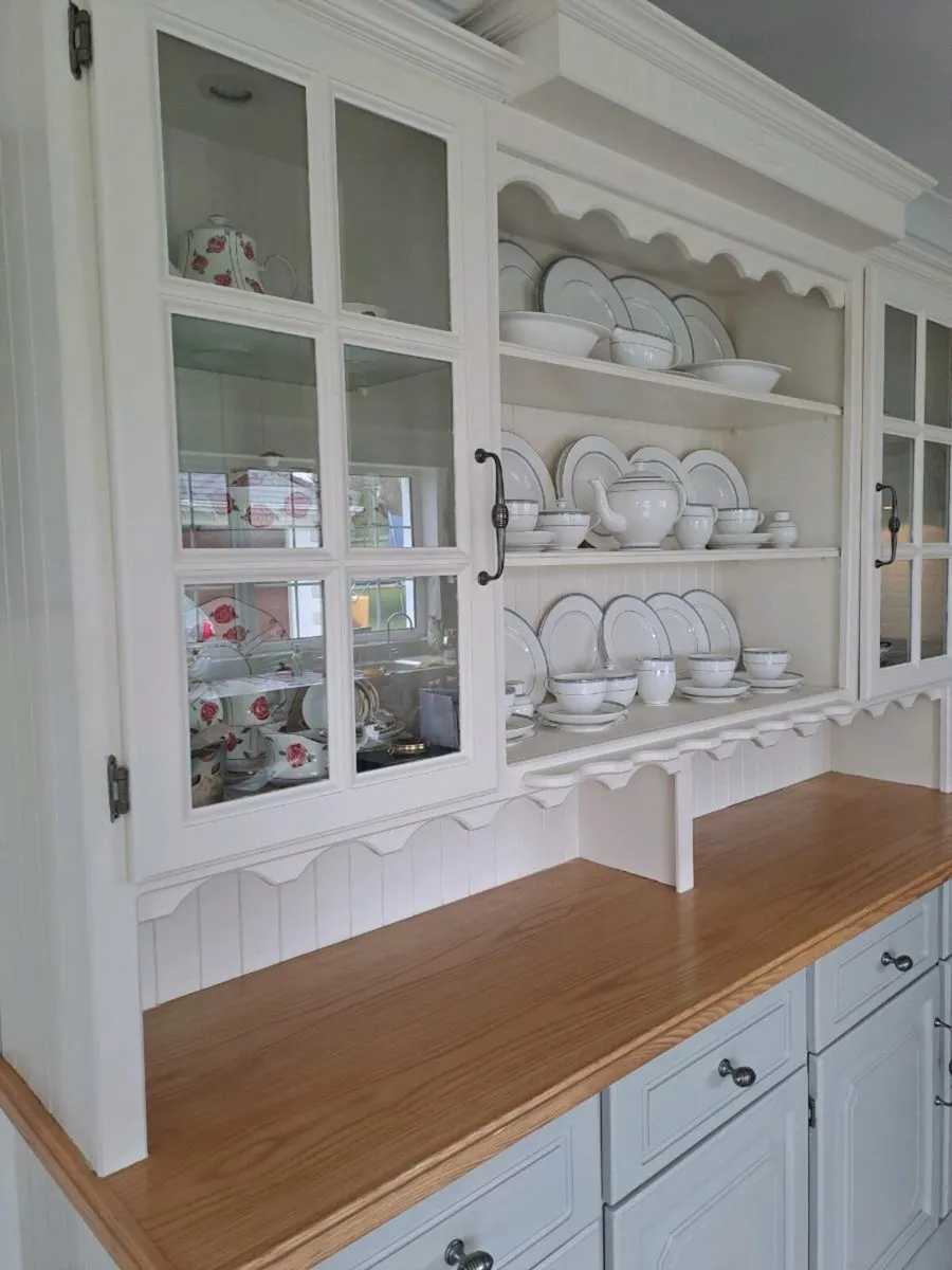 Dresser - Image 3