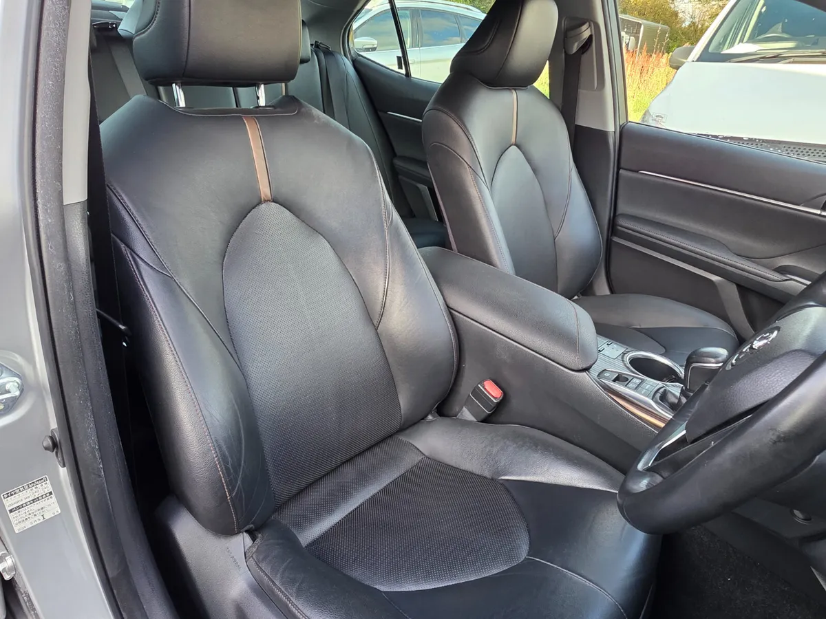 2019 TOYOTA CAMRY 2.5 HYBRID AUTOMATIC // NEW NCT - Image 4