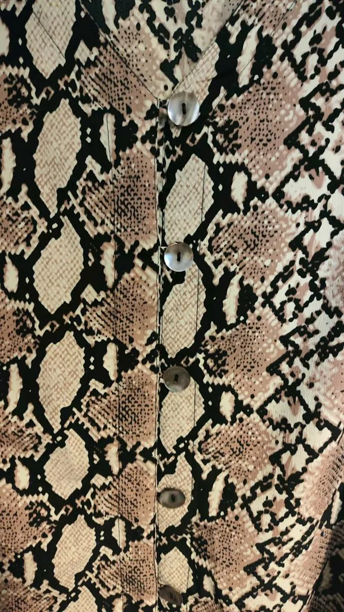 Statement Snakeskin Blouse – Pluss Collection, Siz - Image 2