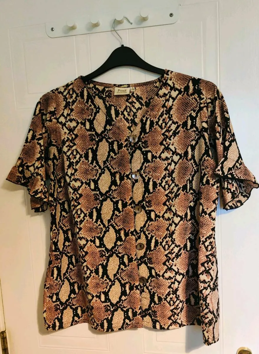 Statement Snakeskin Blouse – Pluss Collection, Siz - Image 3