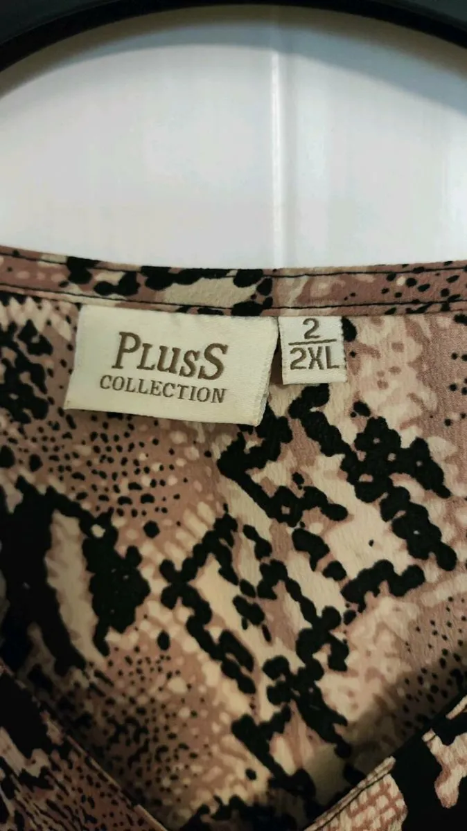 Statement Snakeskin Blouse – Pluss Collection, Siz - Image 4