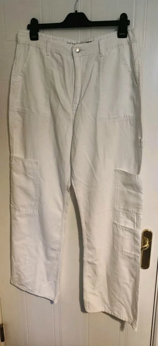 White Cargo Trousers – UK16 – Relaxed Fit & Everyd - Image 1