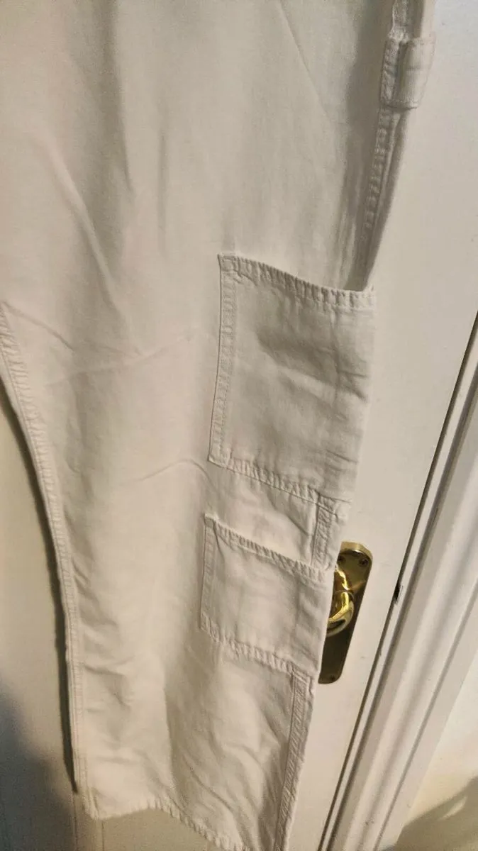 White Cargo Trousers – UK16 – Relaxed Fit & Everyd - Image 2
