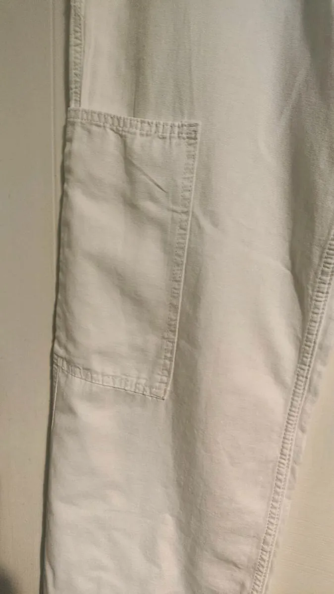 White Cargo Trousers – UK16 – Relaxed Fit & Everyd - Image 4