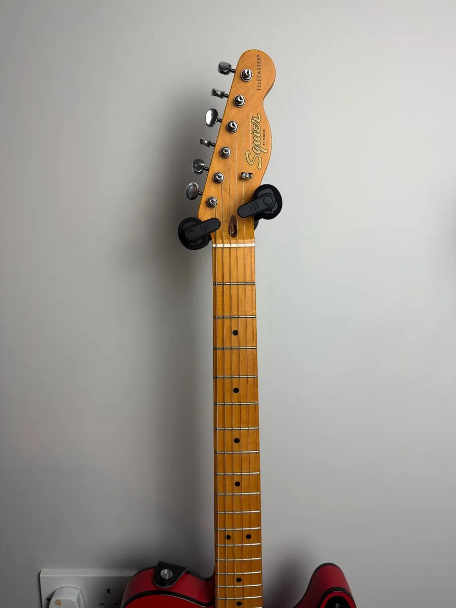 Squier 40th anniversary red telecaster (Like new) - Image 1