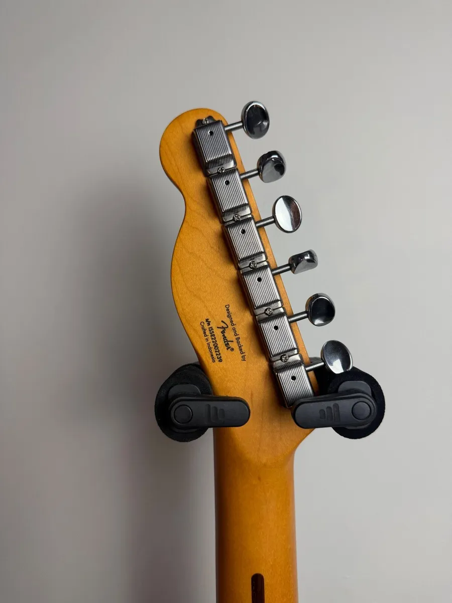 Squier 40th anniversary red telecaster (Like new) - Image 2