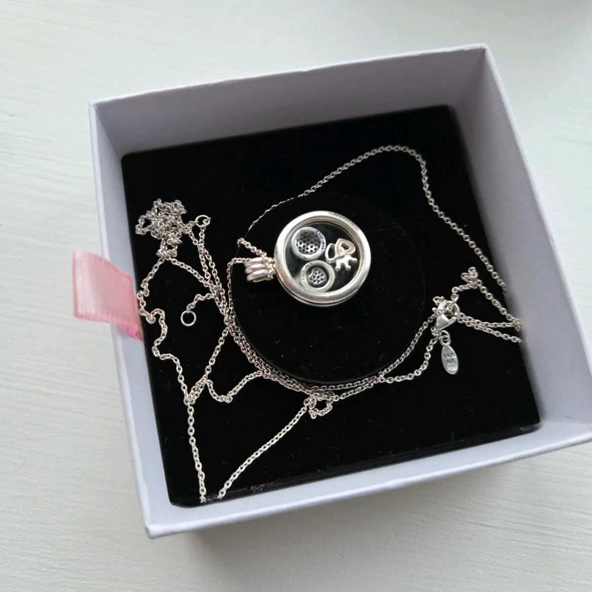 Pandora  floating charm locket with 3 charms - Image 1