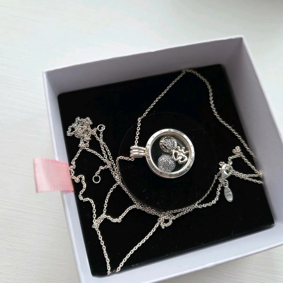 Pandora  floating charm locket with 3 charms - Image 3