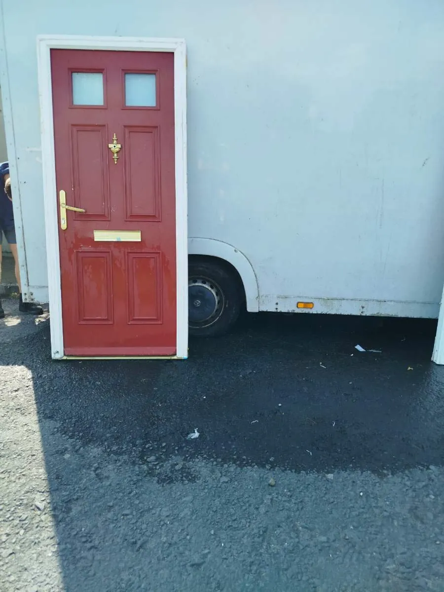 ➡️ HIGH QUALITY SINGLE DOOR AVAILABLE ⬅️ - Image 1