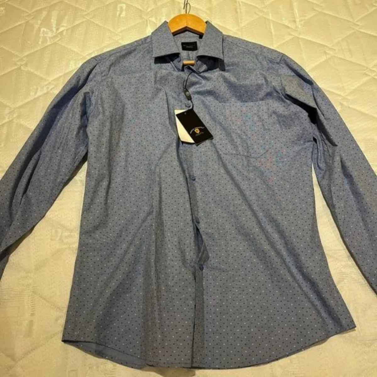 Gents Shirt. Italian. Medium. 16.5 neck Never worn - Image 1