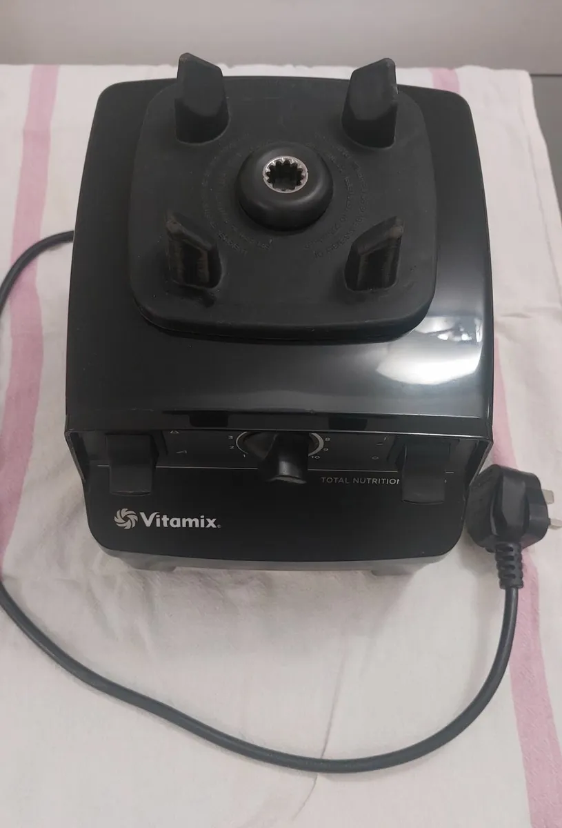 Blender - Vitamix Total Nutrition Center - Image 4