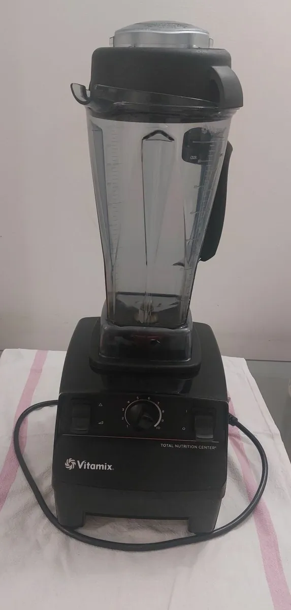Blender - Vitamix Total Nutrition Center - Image 1