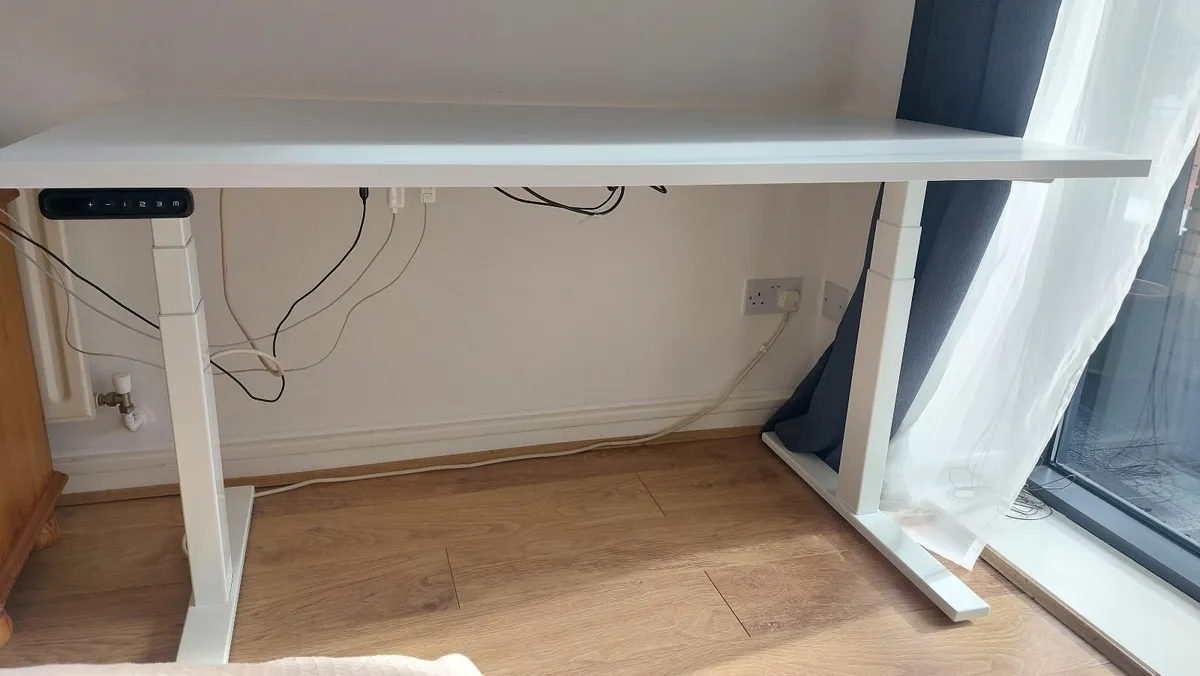 Sit Stand desk - Image 1