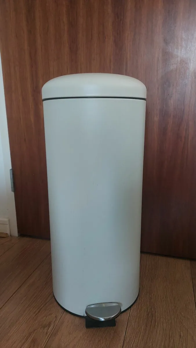 Kitchen bin - Image 1