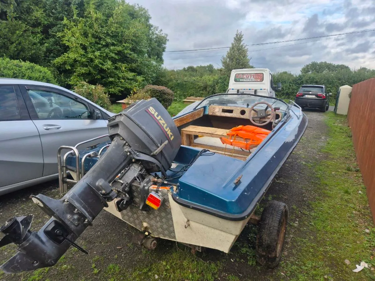 Boat trailer and engine - Image 2