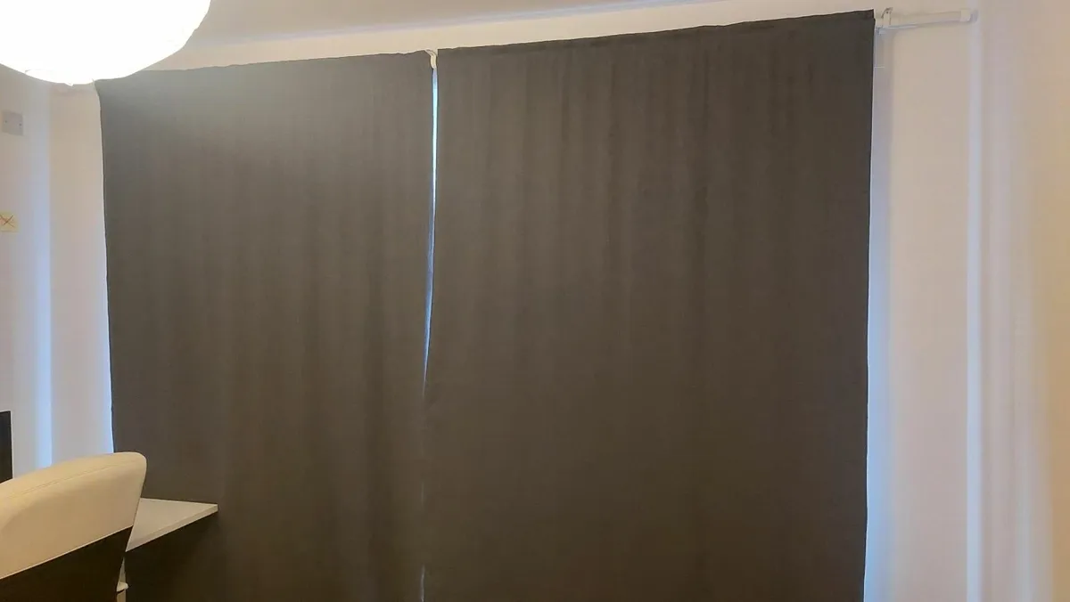 Block-out Ikea curtains, like new - Image 2