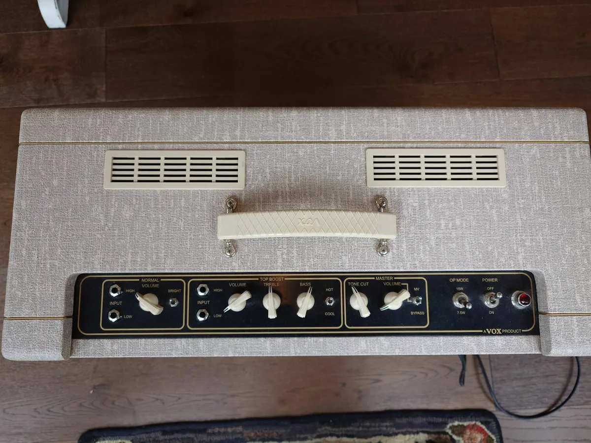 Vox AC15HW Guitar Amp - Image 3