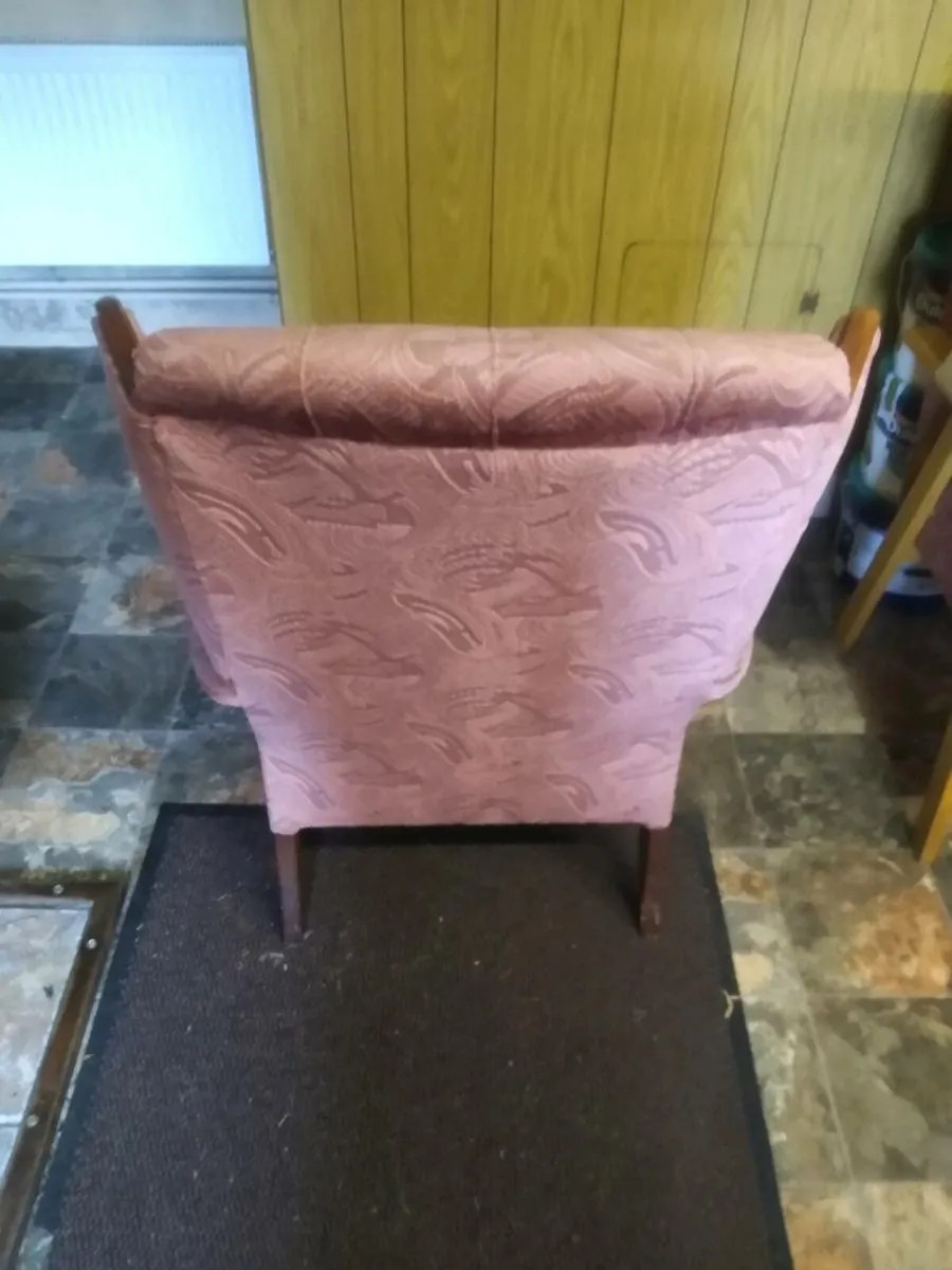 Three Piece Suite - Image 2