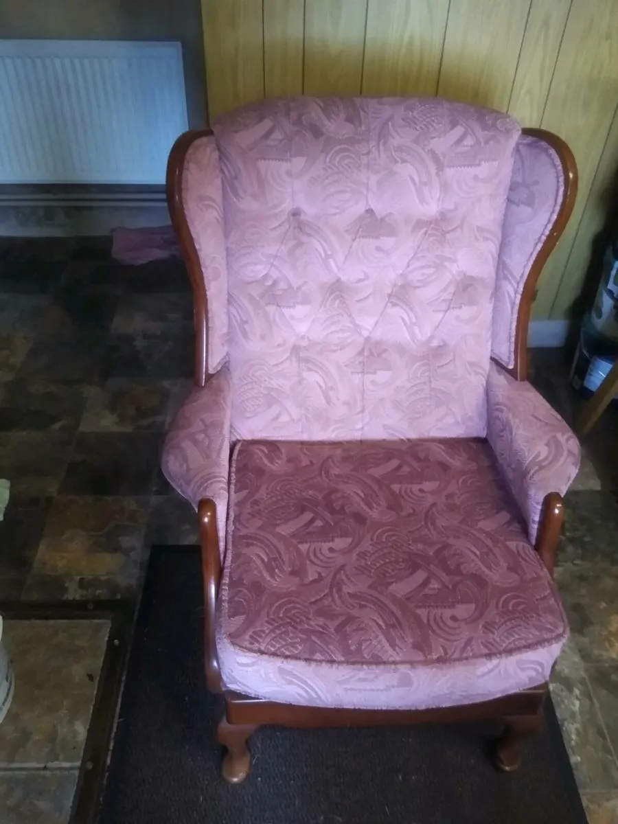 Three Piece Suite - Image 4