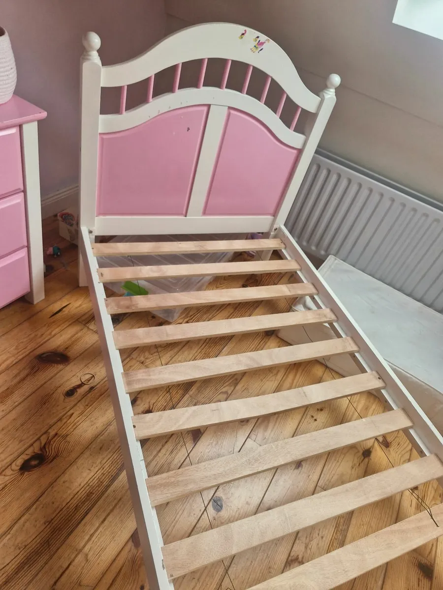 Single Bed - Image 2