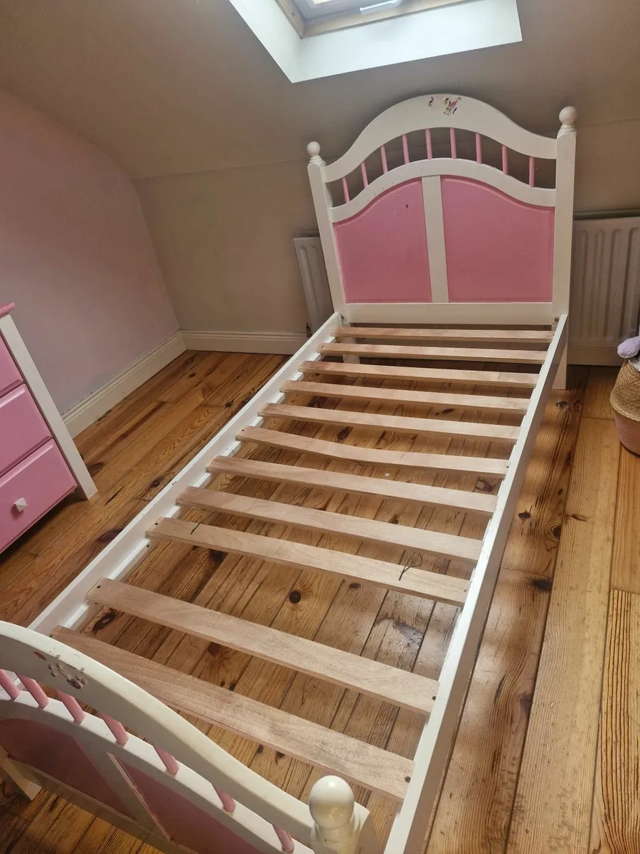 Single Bed - Image 4