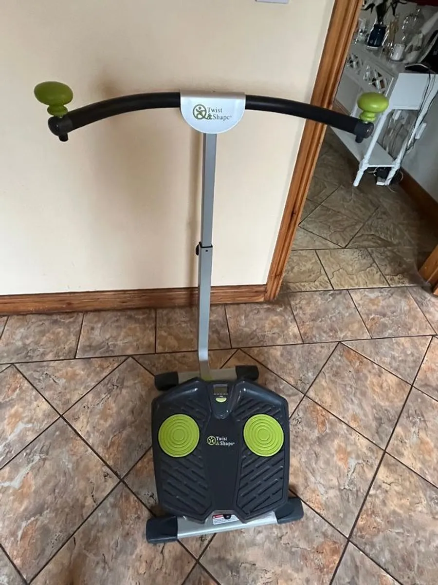 Twist and shape exercise machine with training CD and manual - Image 1