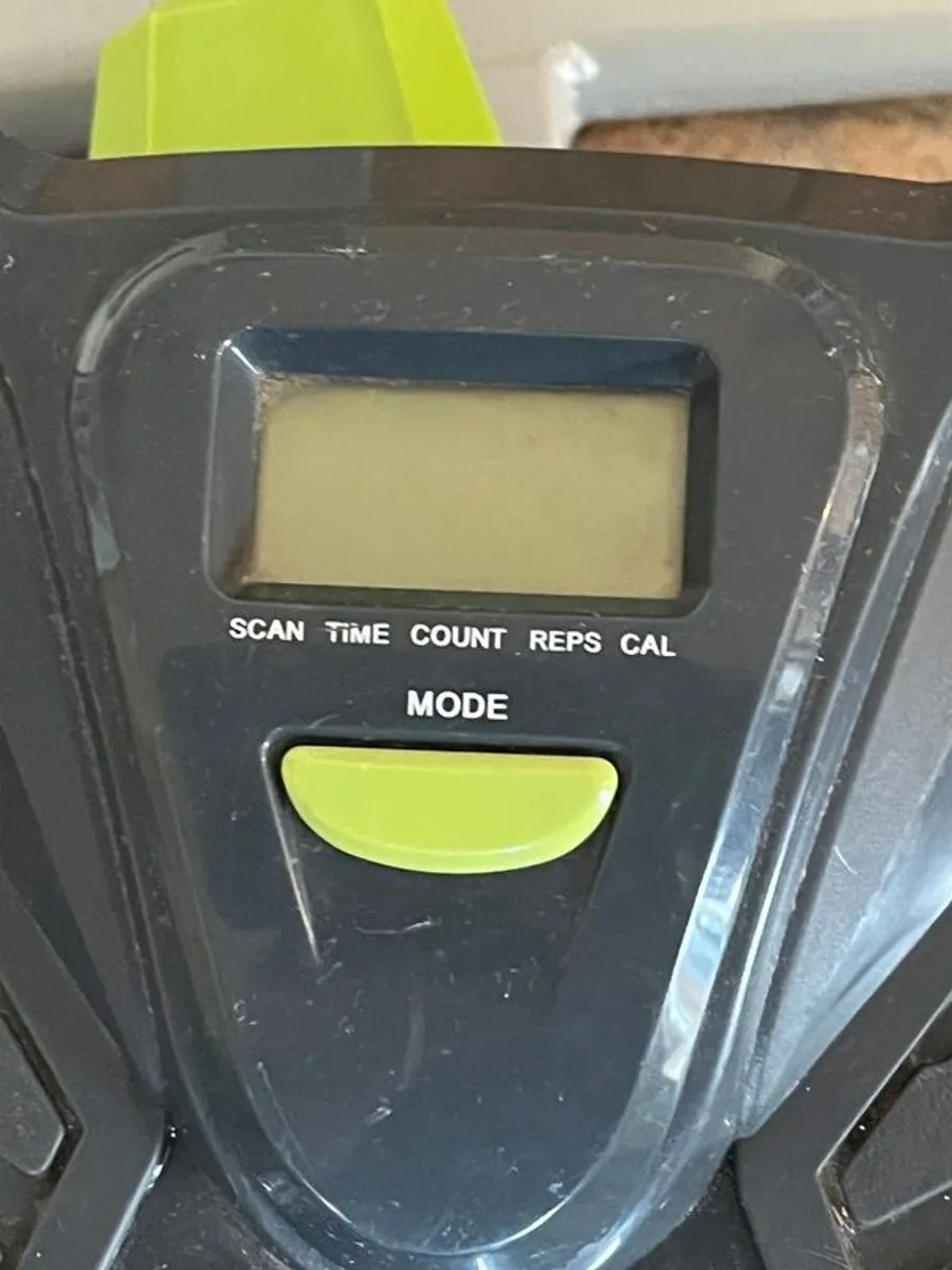 Twist and shape exercise machine with training CD and manual - Image 3