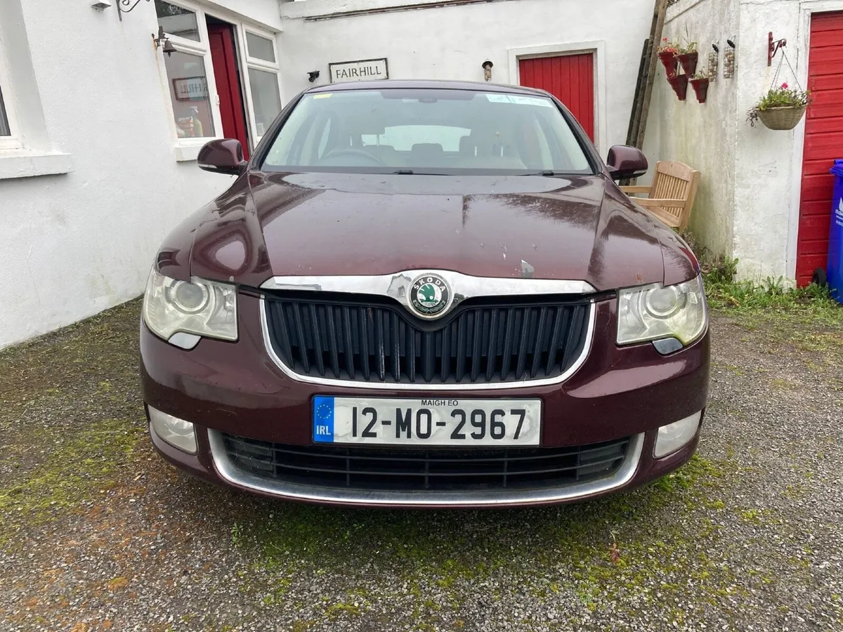 Skoda Superb 2012 - Image 2
