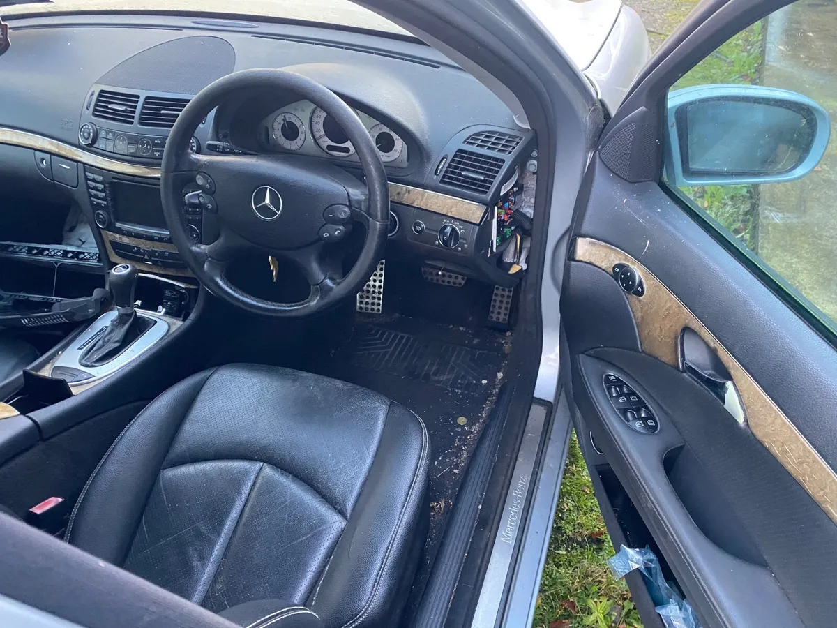 Mercedes E320cdi Saloon - Image 2