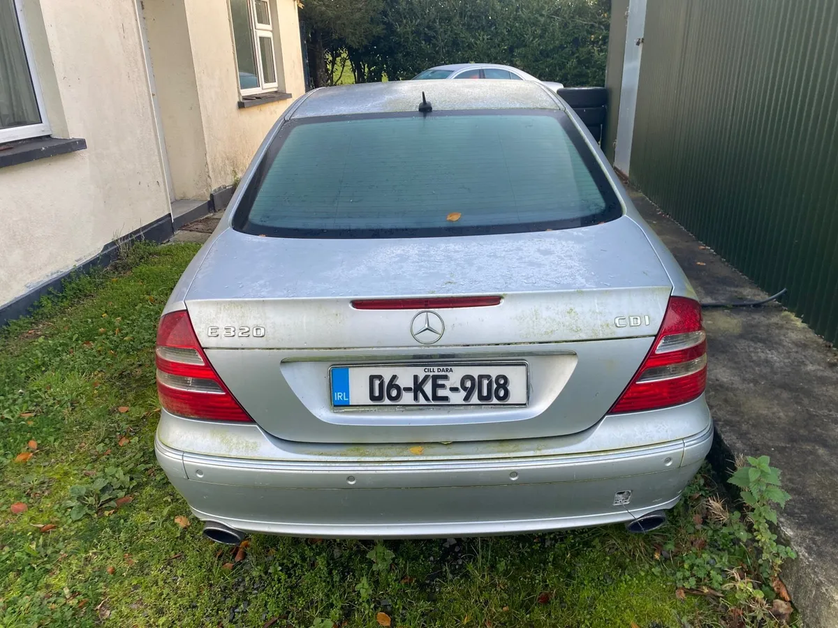 Mercedes E320cdi Saloon - Image 4