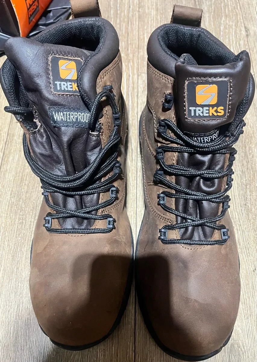 New trainers & boots - Image 4
