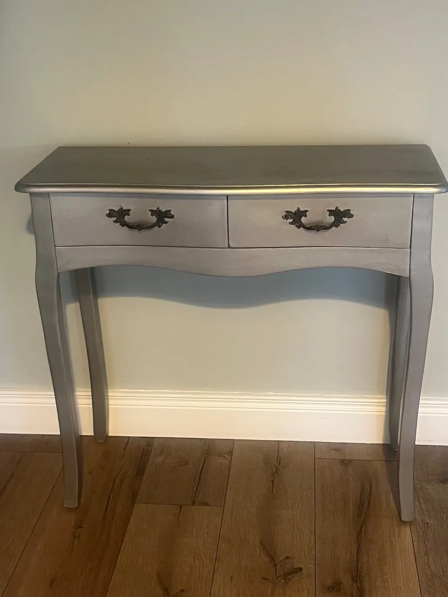 Console table - Image 1