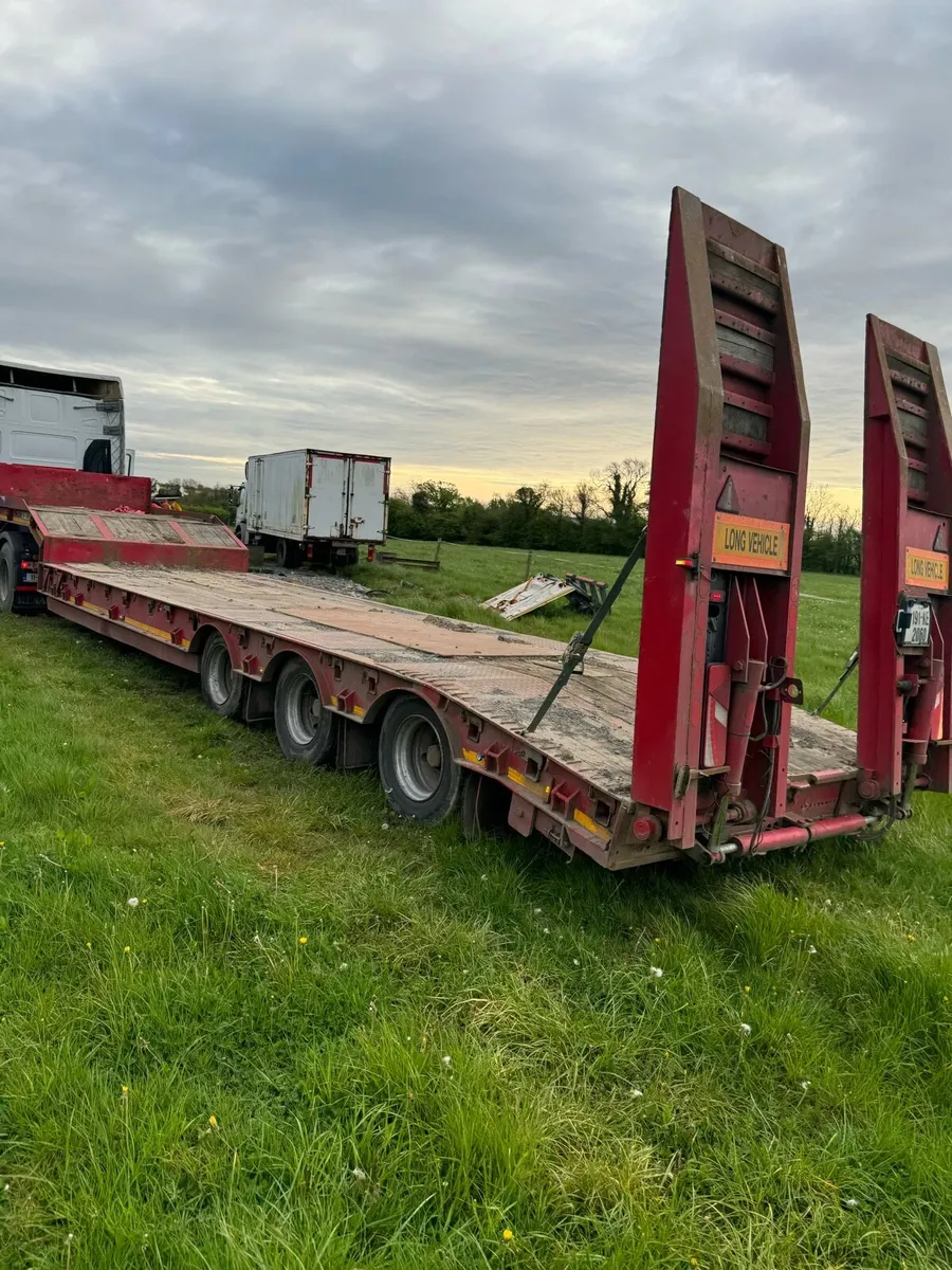 Renault and lowloader - Image 4