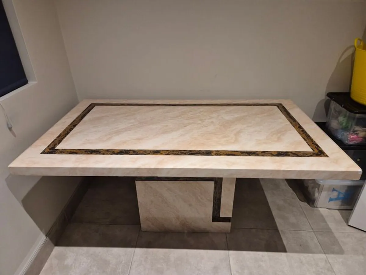Large Table. - Image 2
