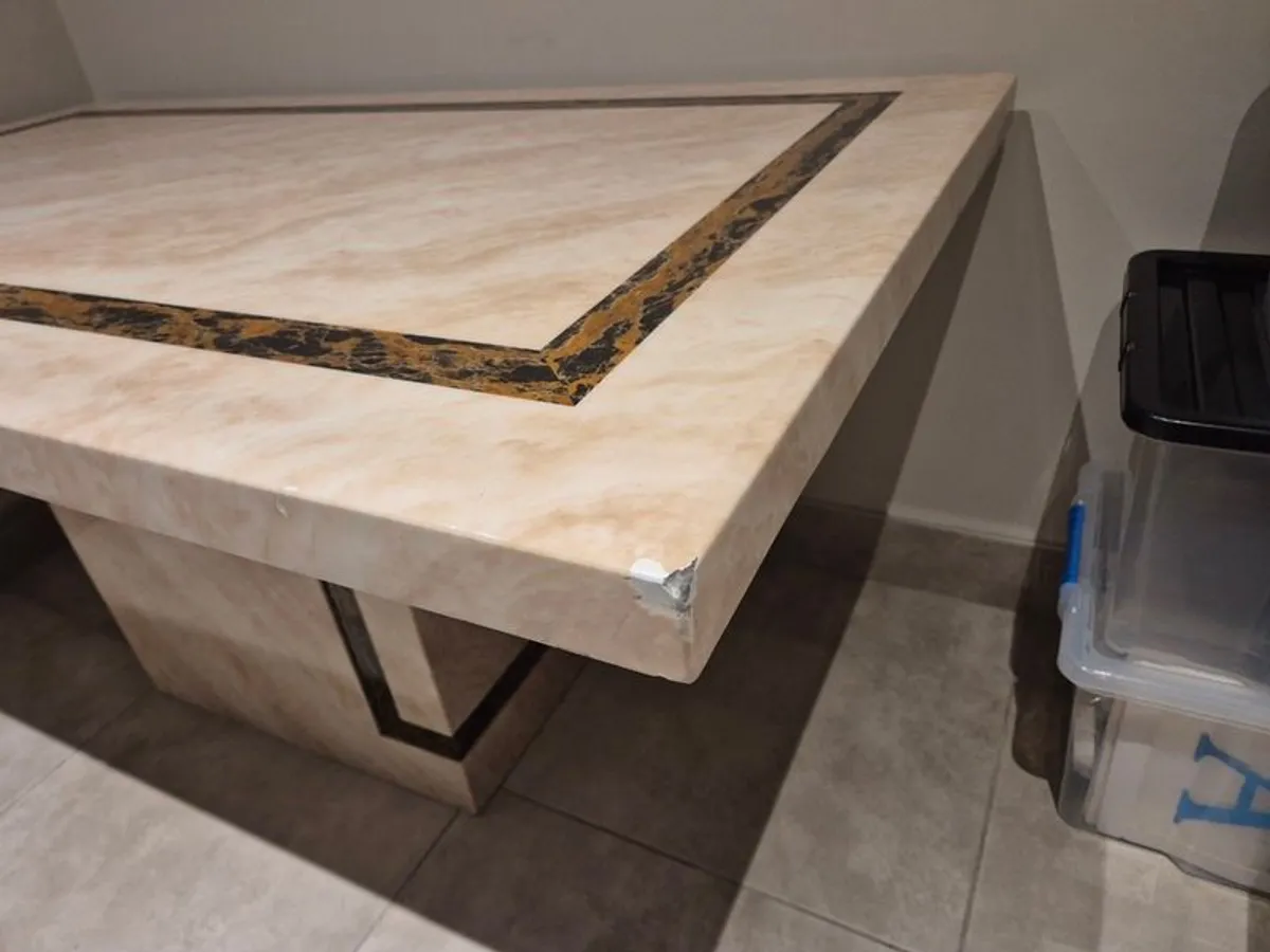 Large Table. - Image 4