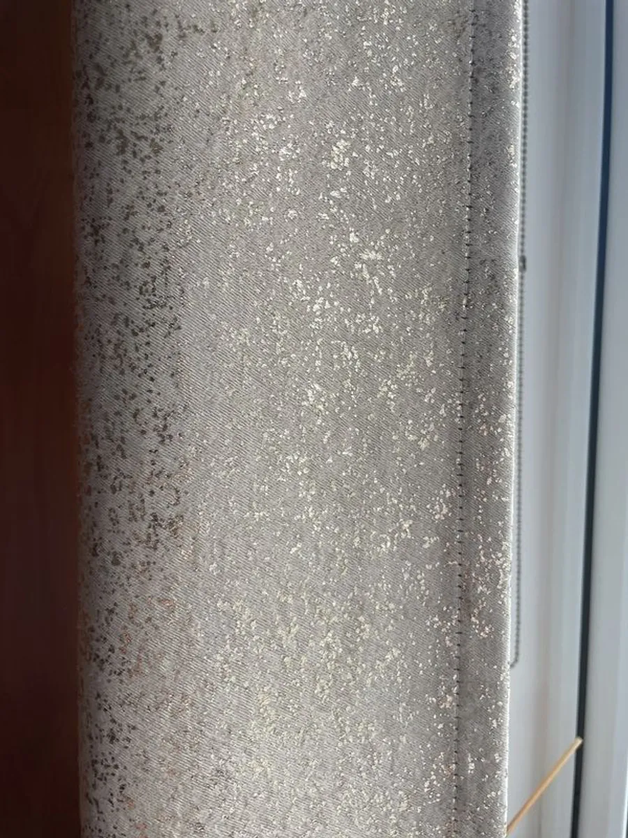 Beautiful Gold  Curtains 90x90 - Image 4