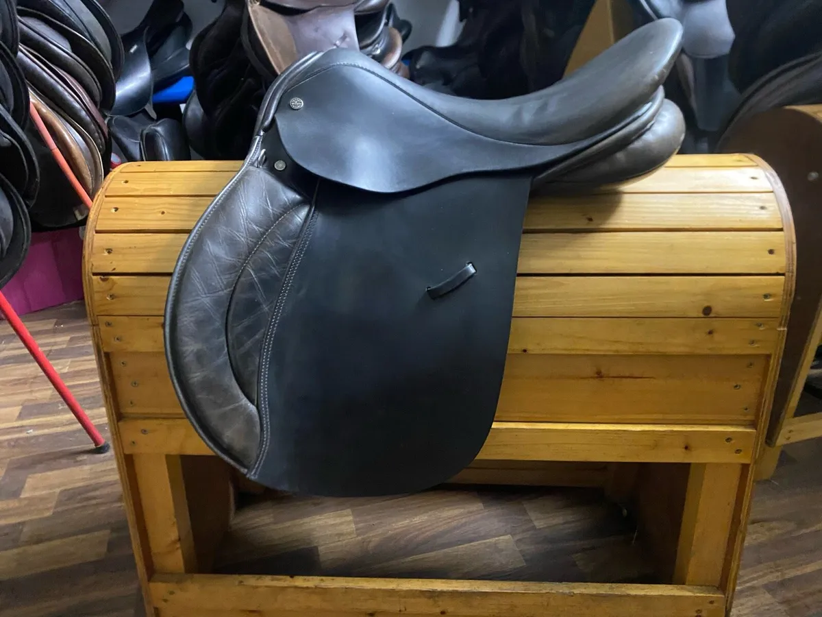 Secondhand pony saddles large selection - Image 3