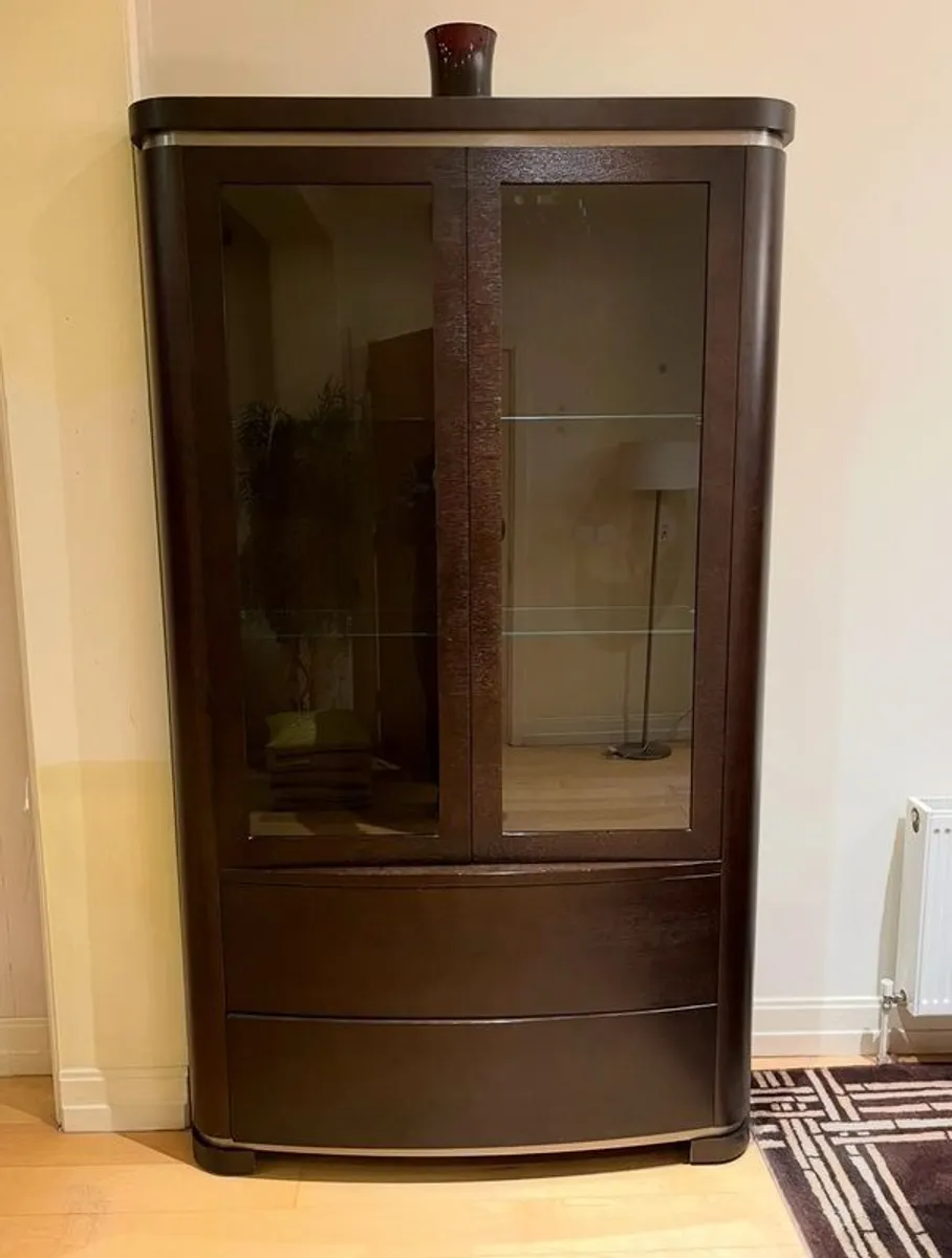 Premium Quality Hardwood Display Cabinet (perfect condition)