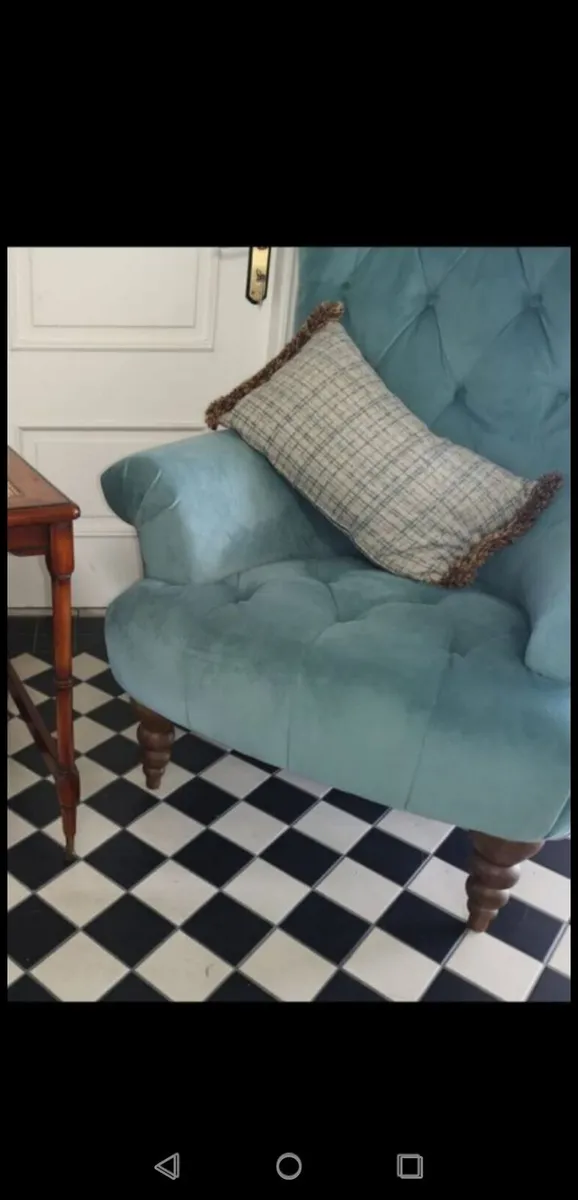 **CLEARANCE** Stunning Brand New Alexander & James - Image 1