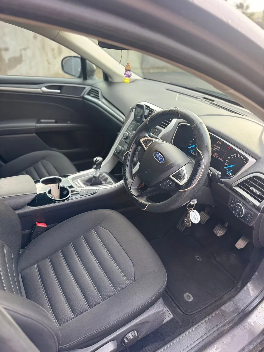 Ford Mondeo - Image 4