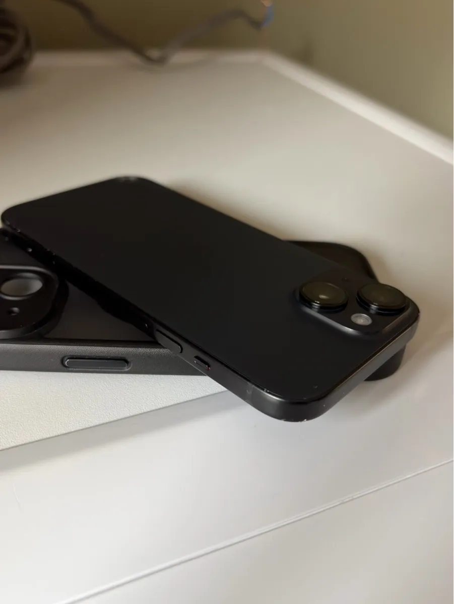 iPhone 15 128gb unlocked - Image 4