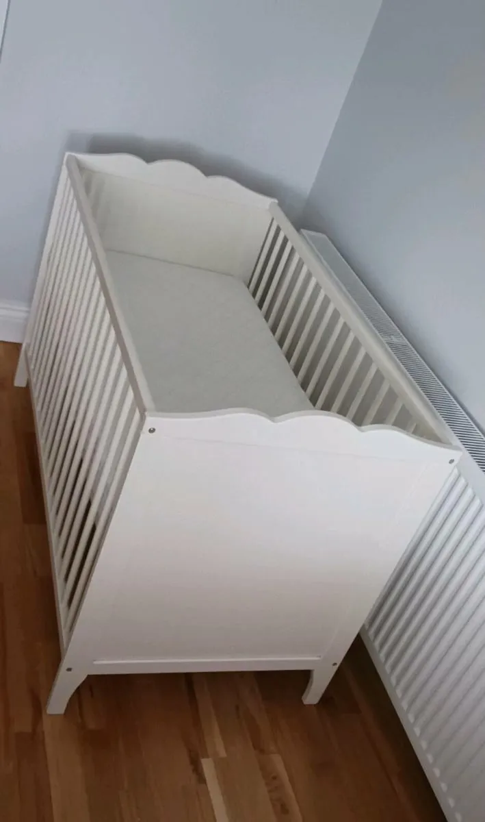 Cot - Image 1