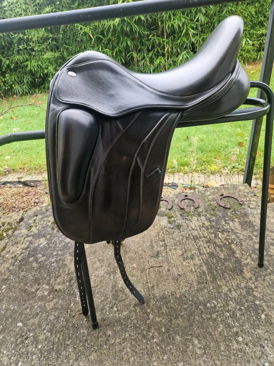 Fairfax dressage saddle - Image 2
