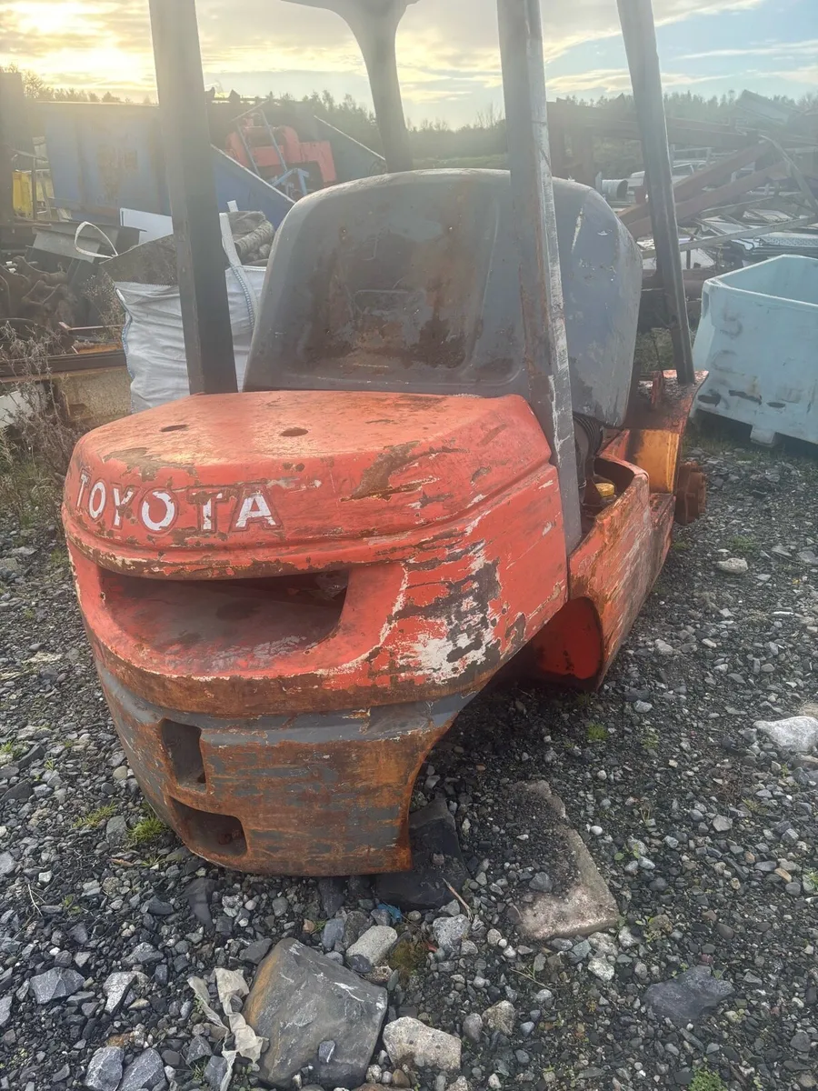 Toyota forklift parts - Image 2