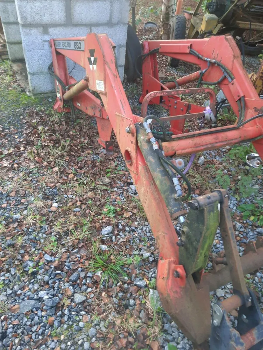 Mf880 loader - Image 2