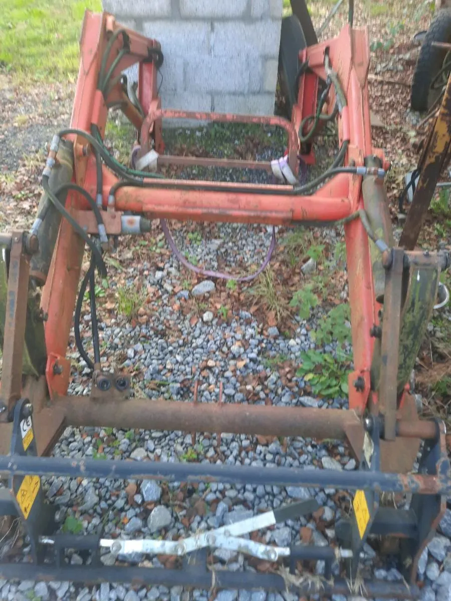 Mf880 loader - Image 3