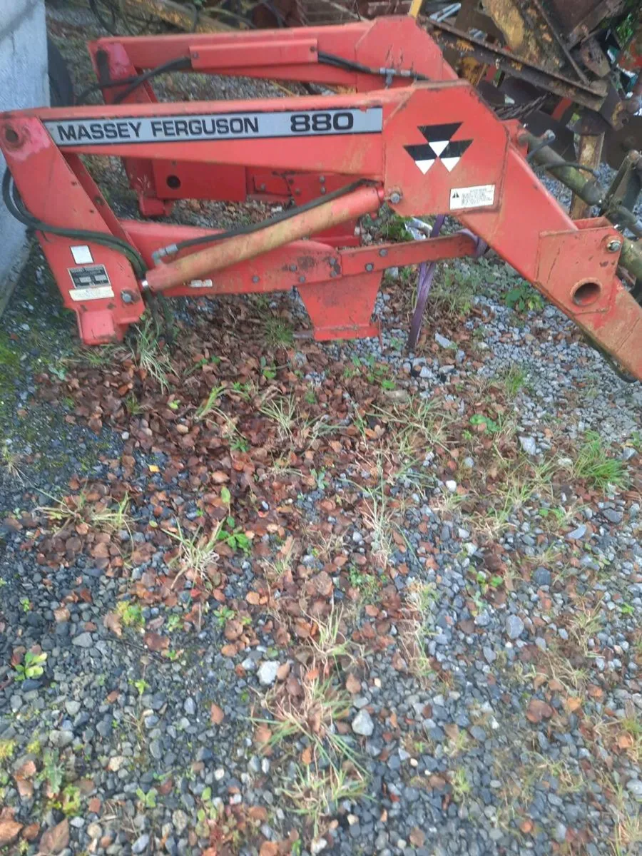 Mf880 loader - Image 4