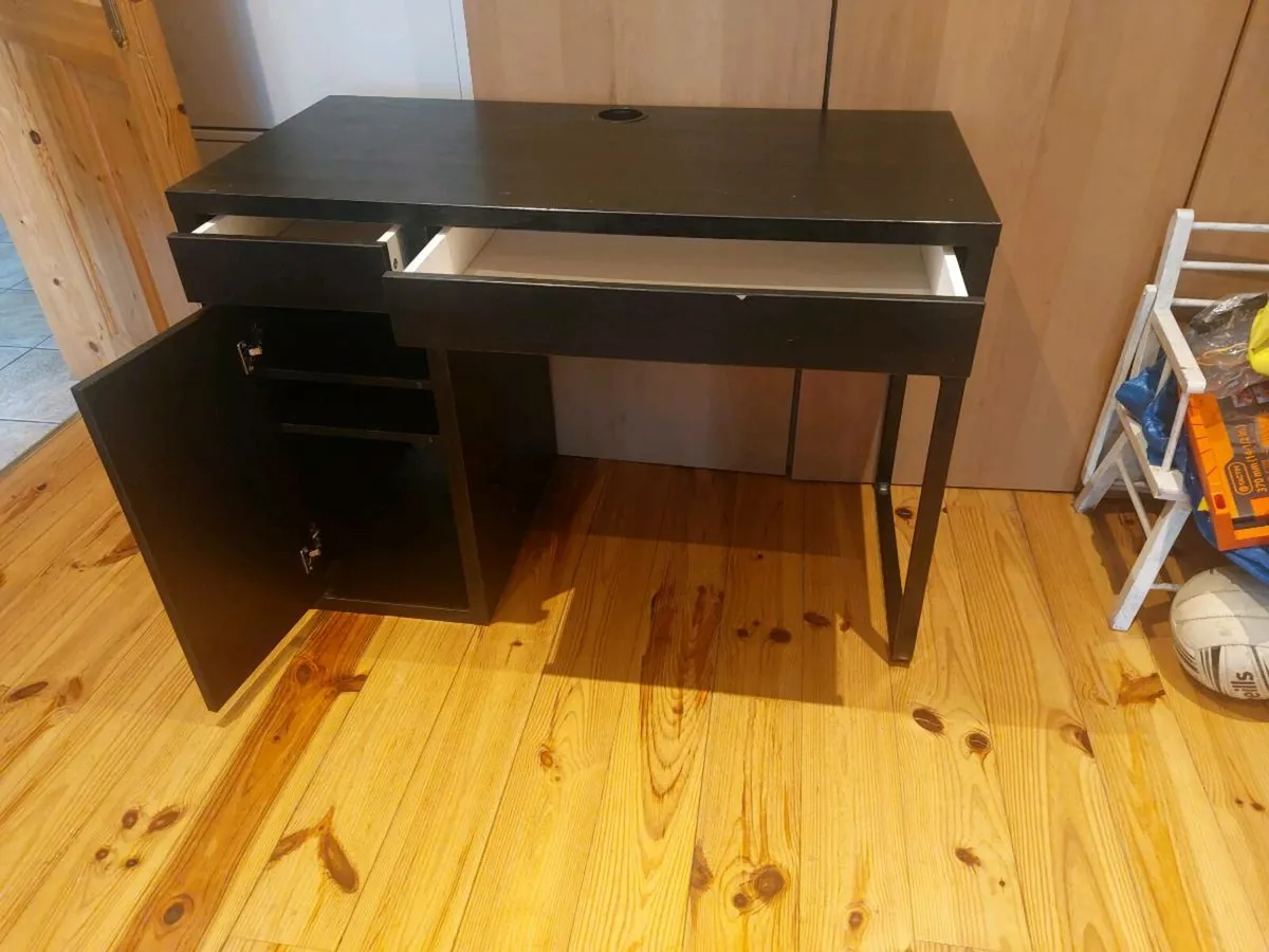 Desk - Image 2