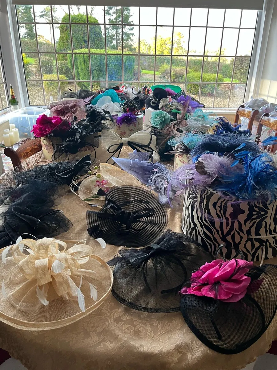 Fascinators and headpieces - Image 1
